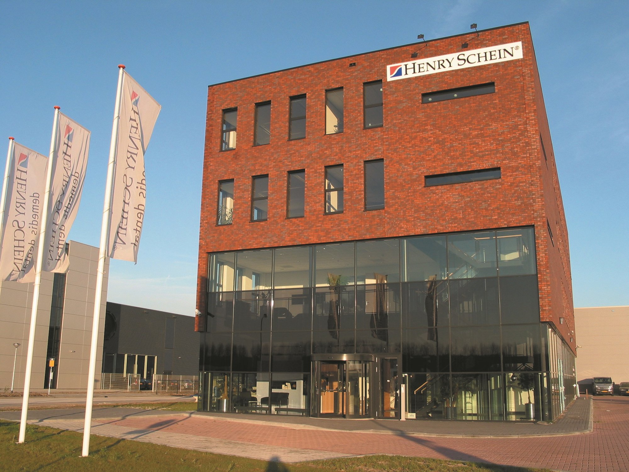 Henry Schein Almere gebouw